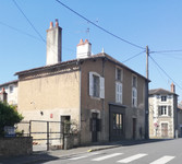 Maison à vendre à Montmorillon, Vienne - 71.600 € - photo 1