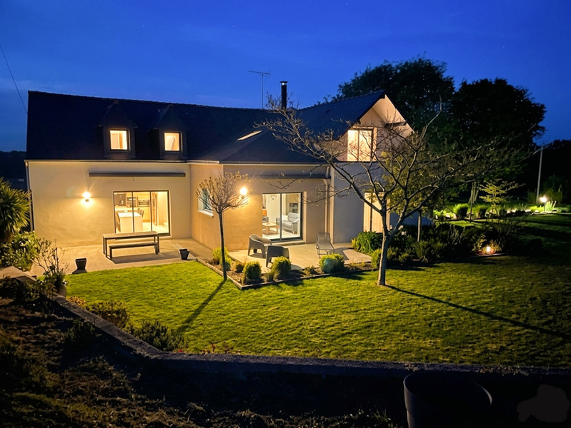 French property for sale in Lescouët-Gouarec, Côtes-d'Armor - €874,500 - photo 1
