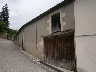 Grange à vendre à Chalais, Charente, Poitou-Charentes, avec Leggett Immobilier