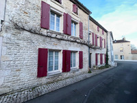 Propriété à vendre à Coulon, Deux-Sèvres - 299 000 € - photo n°2