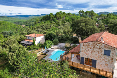 Beautiful stone property in high standards, nesting in the nature with charming views, near Anduze.