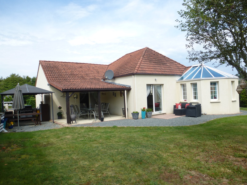 French property for sale in La Celle-Dunoise, Creuse - €246,100 - photo 3