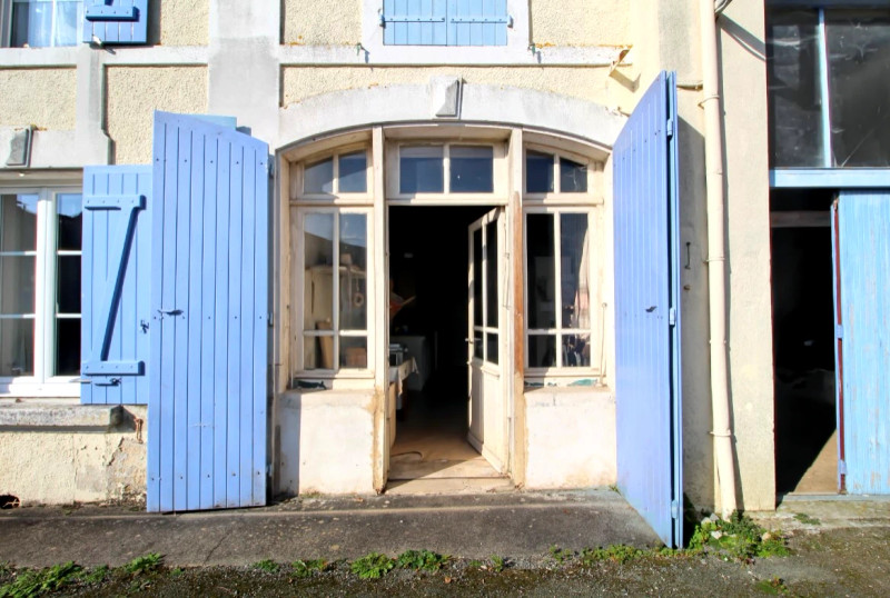 French property for sale in Saleignes, Charente-Maritime - €172,800 - photo 11