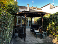 Propriété à vendre à Sainte-Foy-la-Grande, Gironde - 175 000 € - photo n°1