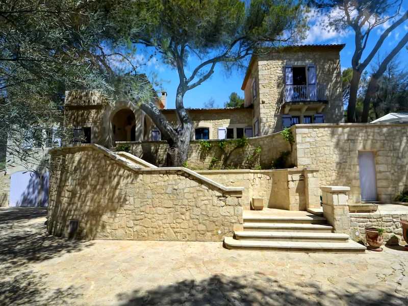 French property for sale in Beaucaire, Gard - €1,300,000 - photo 1
