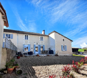 Maison à vendre à Aubeterre-sur-Dronne, Charente, Poitou-Charentes, avec Leggett Immobilier