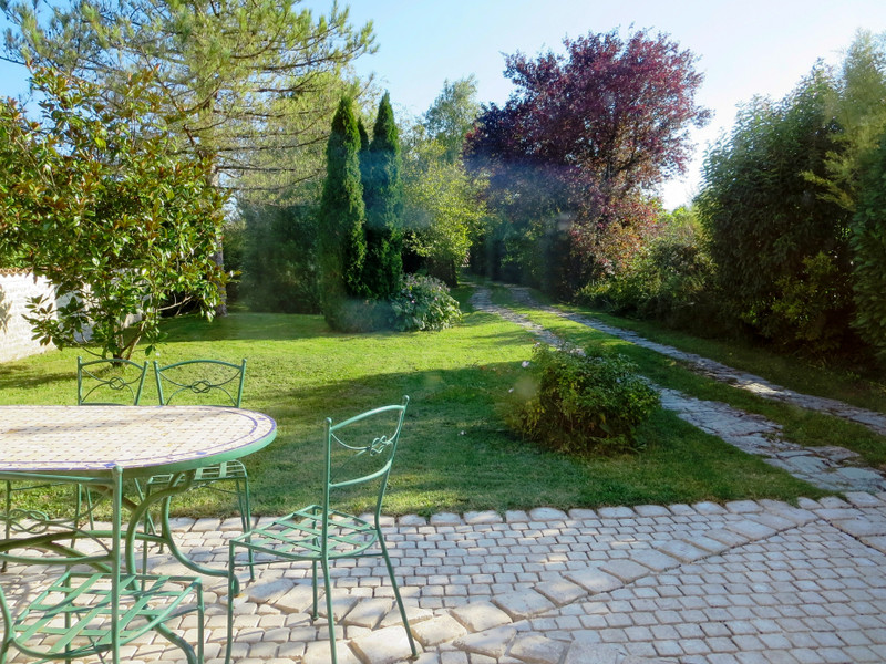 French property for sale in Saint-Martin-de-Juillers, Charente-Maritime - €369,000 - photo 10