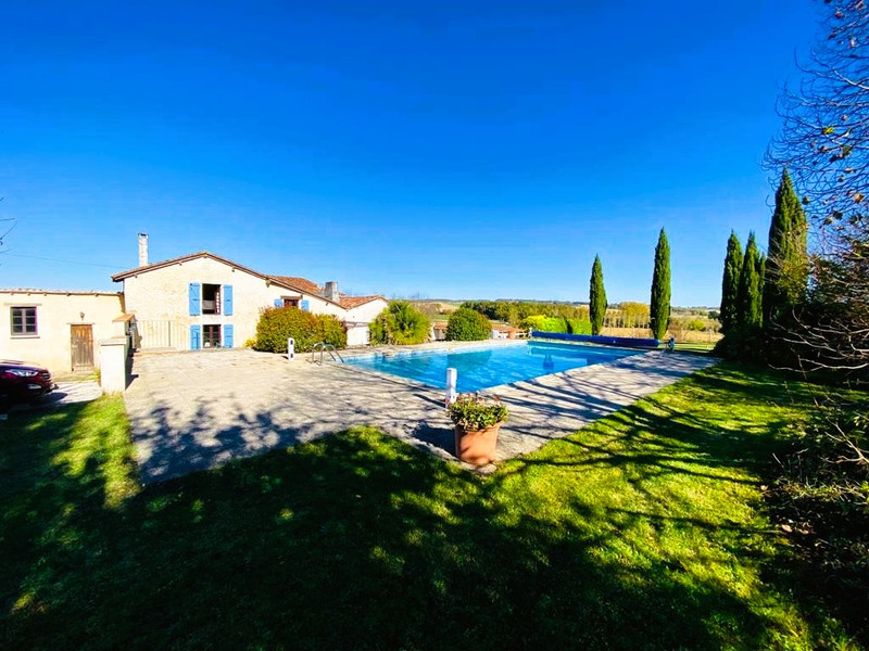 French property for sale in Pillac, Charente - €418,700 - photo 0
