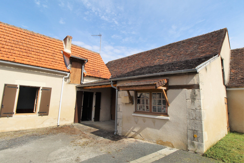 French property for sale in Béthines, Vienne - &#8364;44,000 - photo 2