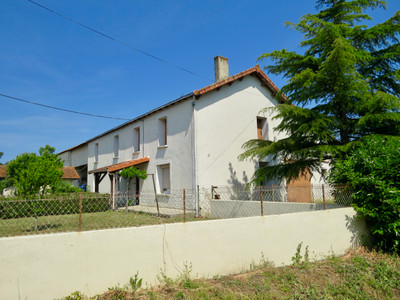 Maison à vendre à Tonnay-Boutonne, Charente-Maritime, Poitou-Charentes, avec Leggett Immobilier