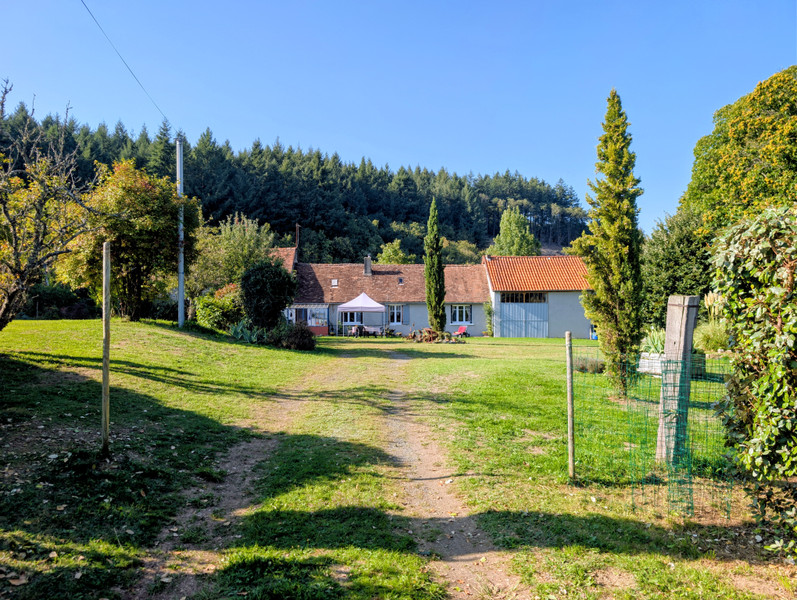 French property for sale in Bussière-Galant, Haute-Vienne - €179,000 - photo 0