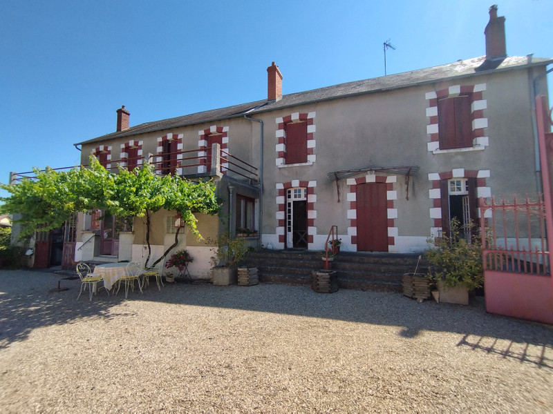 French property for sale in Saint-Sulpice-les-Feuilles, Haute-Vienne - €418,700 - photo 6