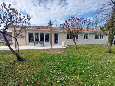 French property for sale in Angoulême, Charente - €250,000 - photo 11