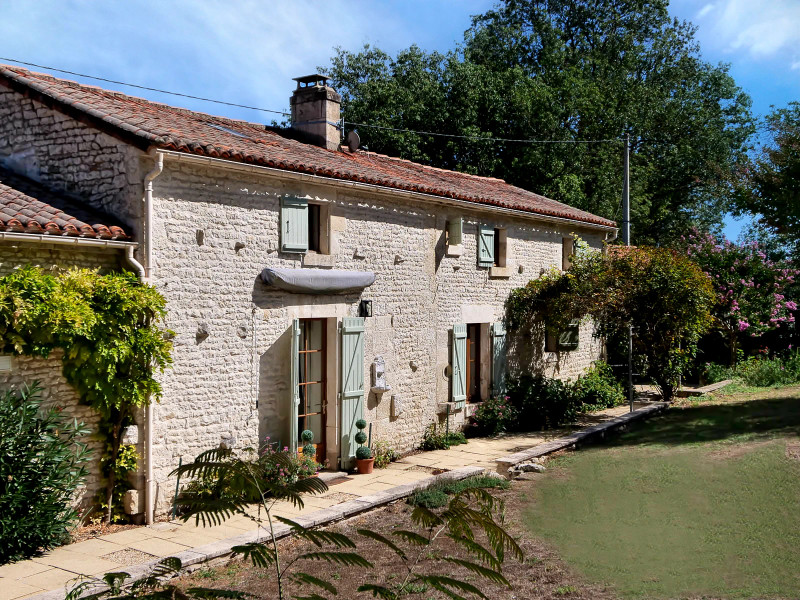 Propriété à vendre à Saint-Hilaire-des-Loges, Vendée - photoAltPrice