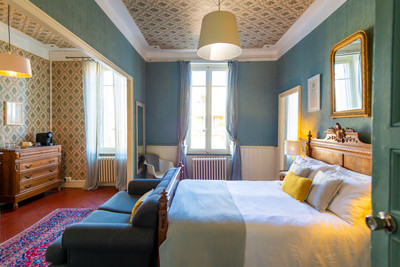 Magnifique Maison de Maître au coeur de Carcassonne dotée de 6 suites et un appartement privé  