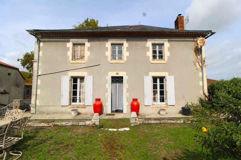 French property for sale in Confolens, Charente - €249,000 - photo 9