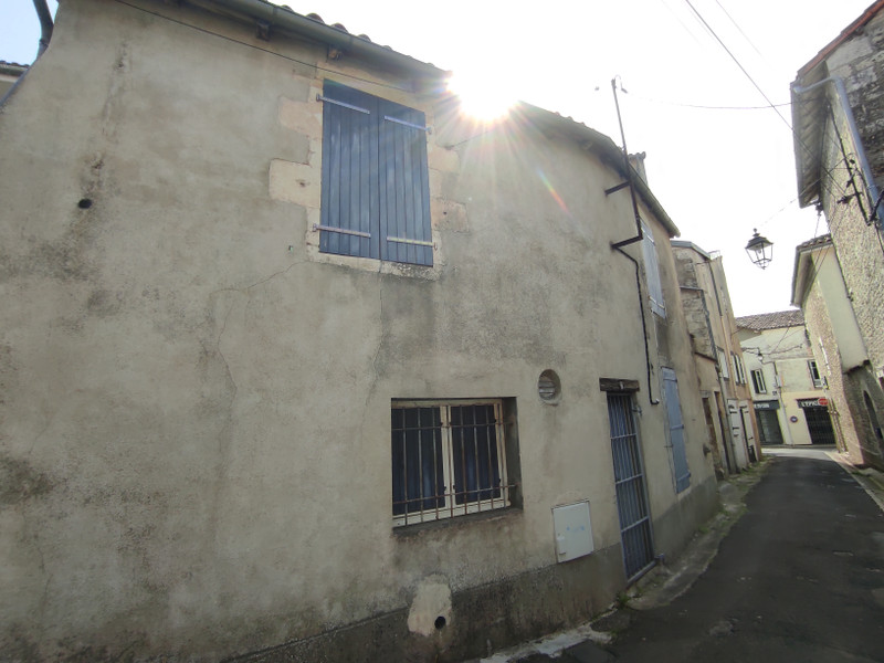French property for sale in Ruffec, Charente - €155,000 - photo 10