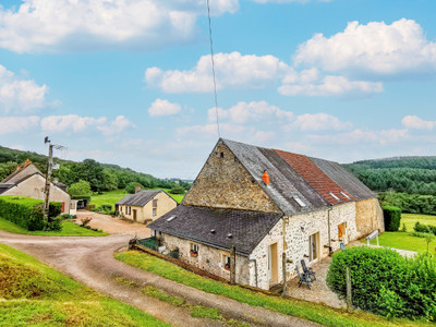 Maison à vendre à Saint-Léger-de-Fougeret, Nièvre, Bourgogne, avec Leggett Immobilier