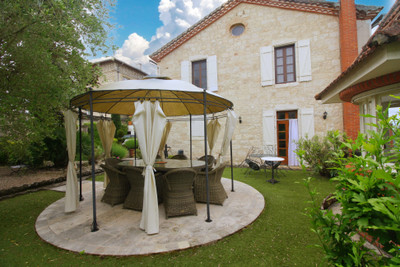 Maison à vendre à Castelnau-de-Montmiral, Tarn, Midi-Pyrénées, avec Leggett Immobilier