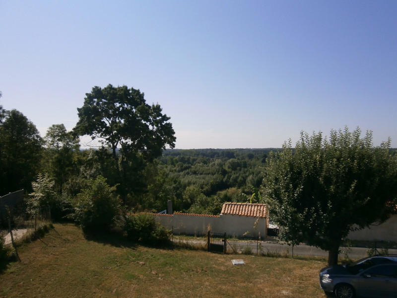 French property for sale in Saint-Séverin, Charente - &#8364;190,000 - photo 4