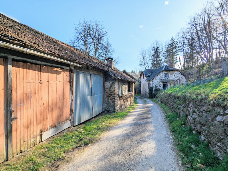 House for sale in Lubersac Corrèze STUNNING RIVERSIDE LOCATION for this cozy 3 bedroom home