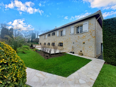 French property for sale in Angoulême, Charente - €512,000 - photo 1