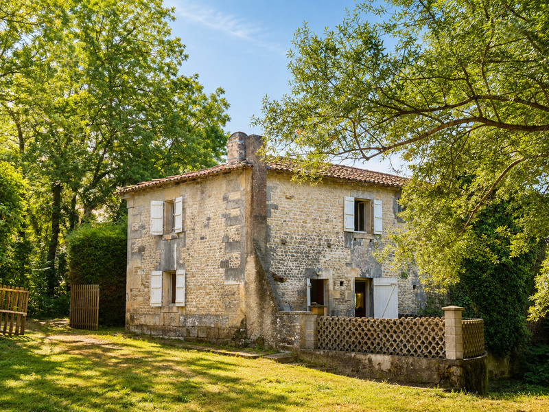French property for sale in Saint-Palais-du-Né, Charente - €97,900 - photo 0