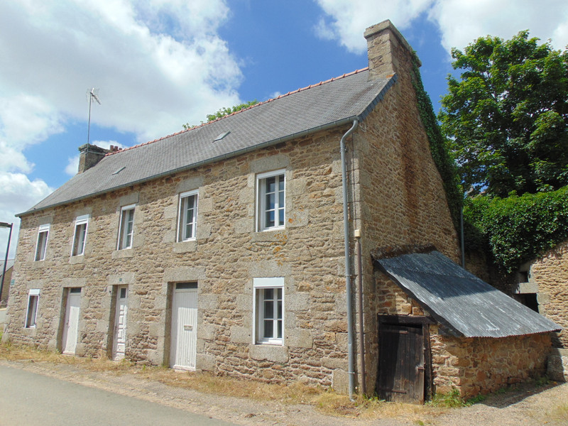 French property for sale in Saint-Gilles-Pligeaux, Côtes-d'Armor - photo 2