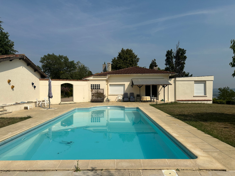 French property for sale in Port-Sainte-Marie, Lot-et-Garonne - €367,000 - photo 0