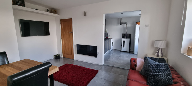 French property for sale in Lohuec, Côtes-d'Armor - &#8364;210,600 - photo 2