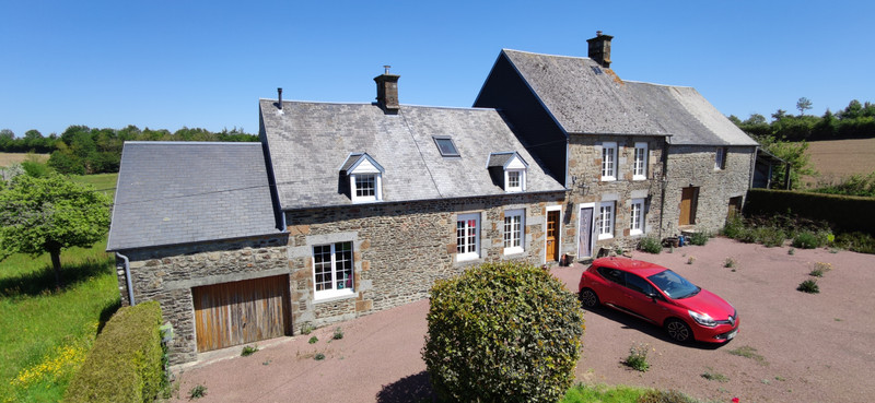 Maison à vendre à Tinchebray-Bocage, Orne - 228 000 € - photo 1 Maison à vendre à Tinchebray-Bocage, Orne - 228 000 € - photo 1
