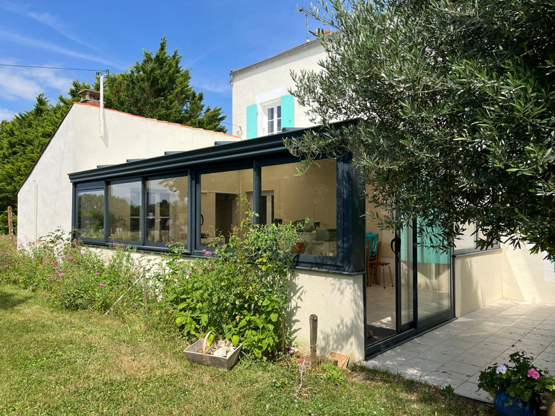 French property for sale in Benon, Charente-Maritime - €367,000 - photo 8