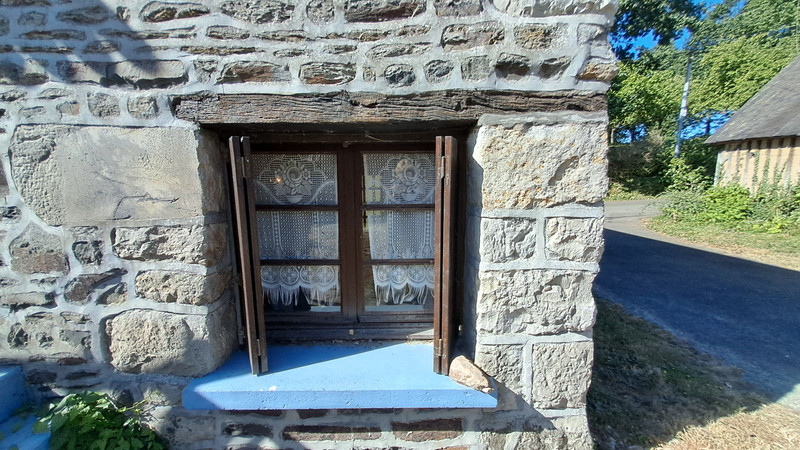 French property for sale in Barenton, Manche - €72,222 - photo 3