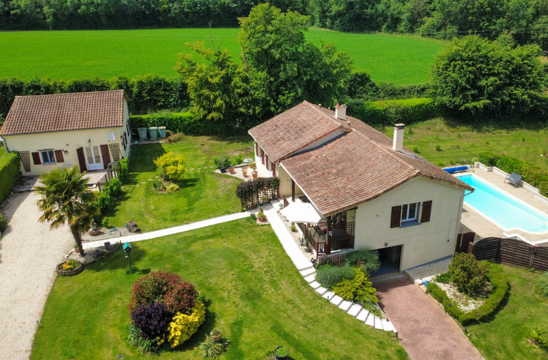 Propriété à vendre à Saint-Pierre-d'Exideuil, Vienne - 329 500 €