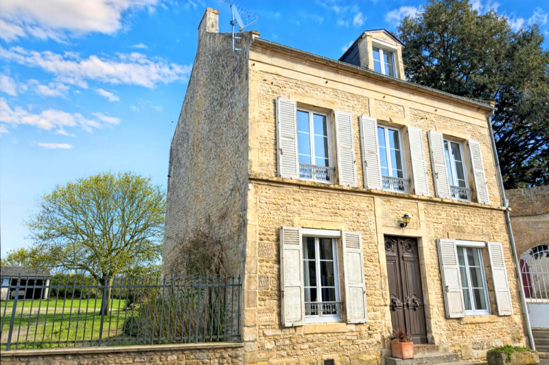 French property for sale in Falaise, Calvados - €353,000 - photo 1
