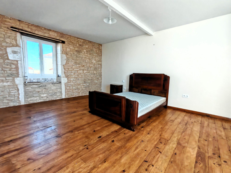 French property for sale in Lonnes, Charente - €224,700 - photo 3