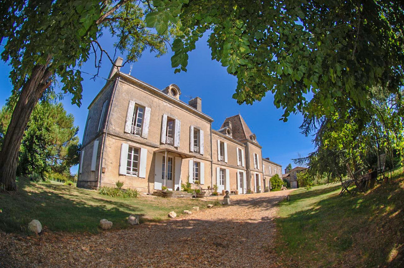 Maison à vendre à Saint-Méard-de-Gurçon, Dordogne - 956 800 € - photo 1