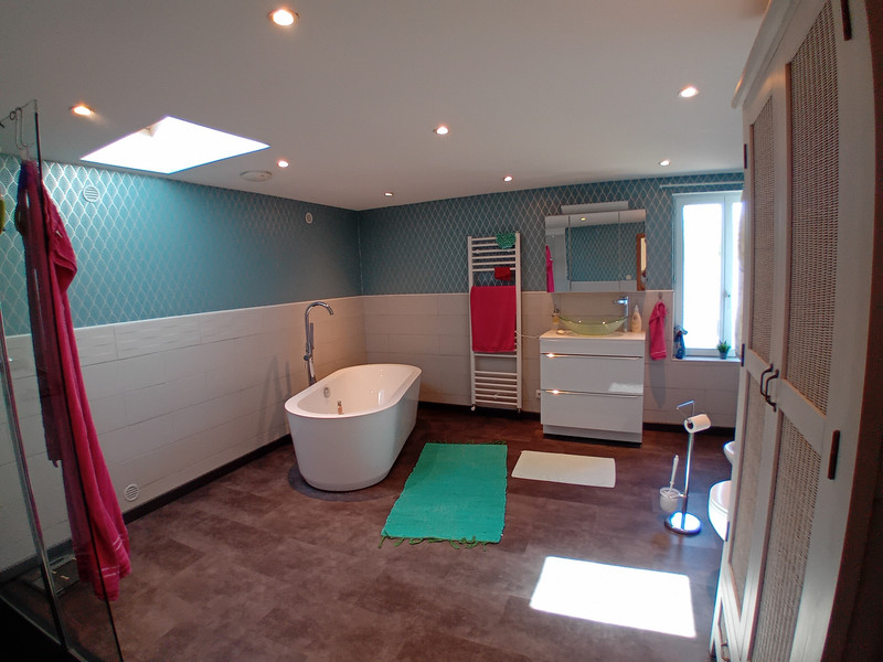 French property for sale in Genneton, Deux-Sèvres - €298,500 - photo 6