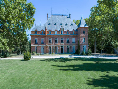 Exceptional Château Near Toulouse