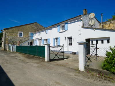 Maison à vendre à Taillebourg, Charente-Maritime, Poitou-Charentes, avec Leggett Immobilier