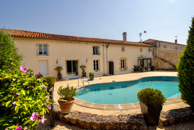 house for sale in Deux-Sèvres