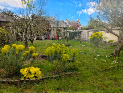 French property for sale in Nogent-le-Rotrou, Eure-et-Loir - €345,000 - photo 1