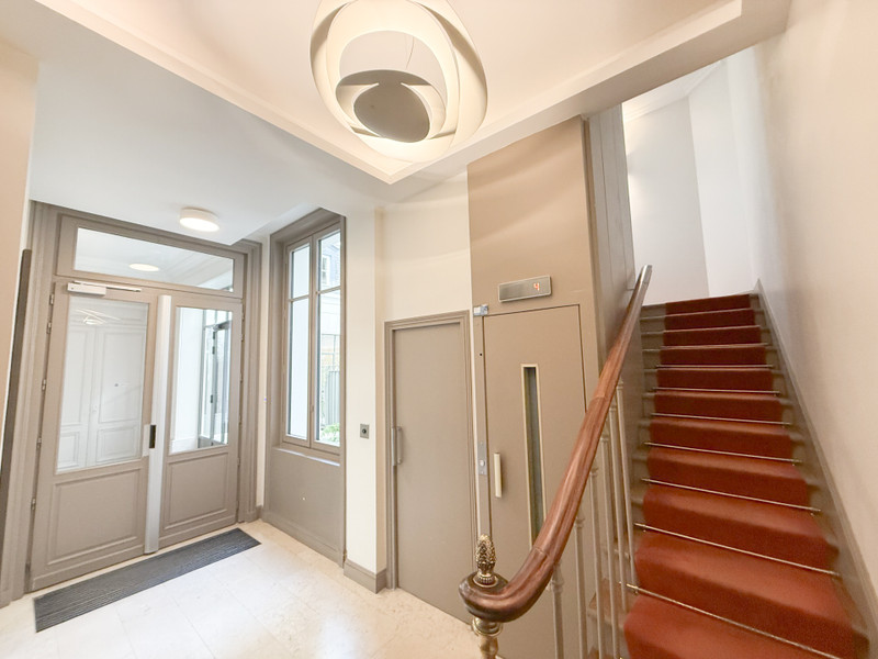 French property for sale in Paris, Paris - €688,000 - photo 13