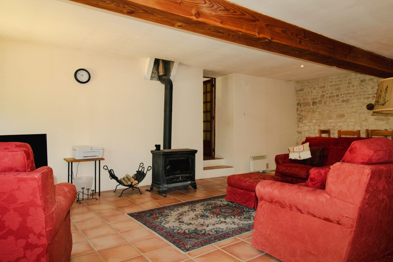 French property for sale in Saint-Mandé-sur-Brédoire, Charente-Maritime - &#8364;199,800 - photo 10