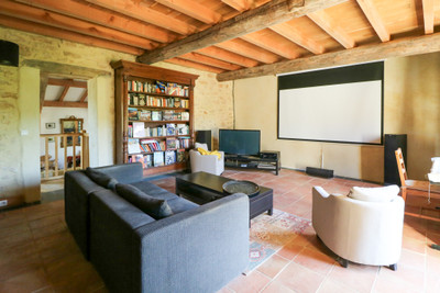 French property for sale in Tresques, Gard - €1,850,000 - photo 6