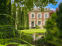 Maison à vendre à Mouy, Oise - 875.000 € - photo 1