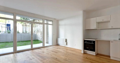 French property for sale in Issy-les-Moulineaux, Hauts-de-Seine - €388,800 - photo 2