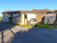 Propriété à vendre à Grassac, Charente - 77 000 € - photo n°1