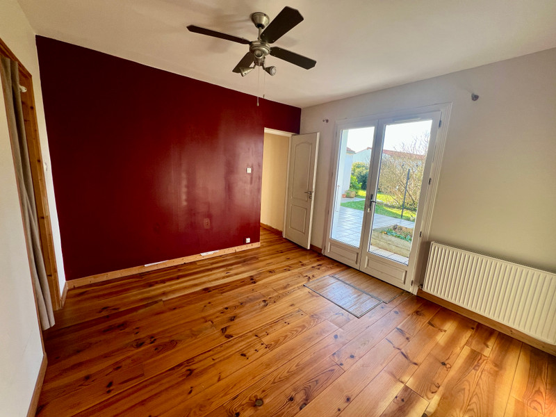 French property for sale in Pont-l'Abbé-d'Arnoult, Charente-Maritime - €299,600 - photo 4