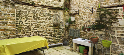 French property for sale in Saint-Sauvant, Vienne - €109,000 - photo 2